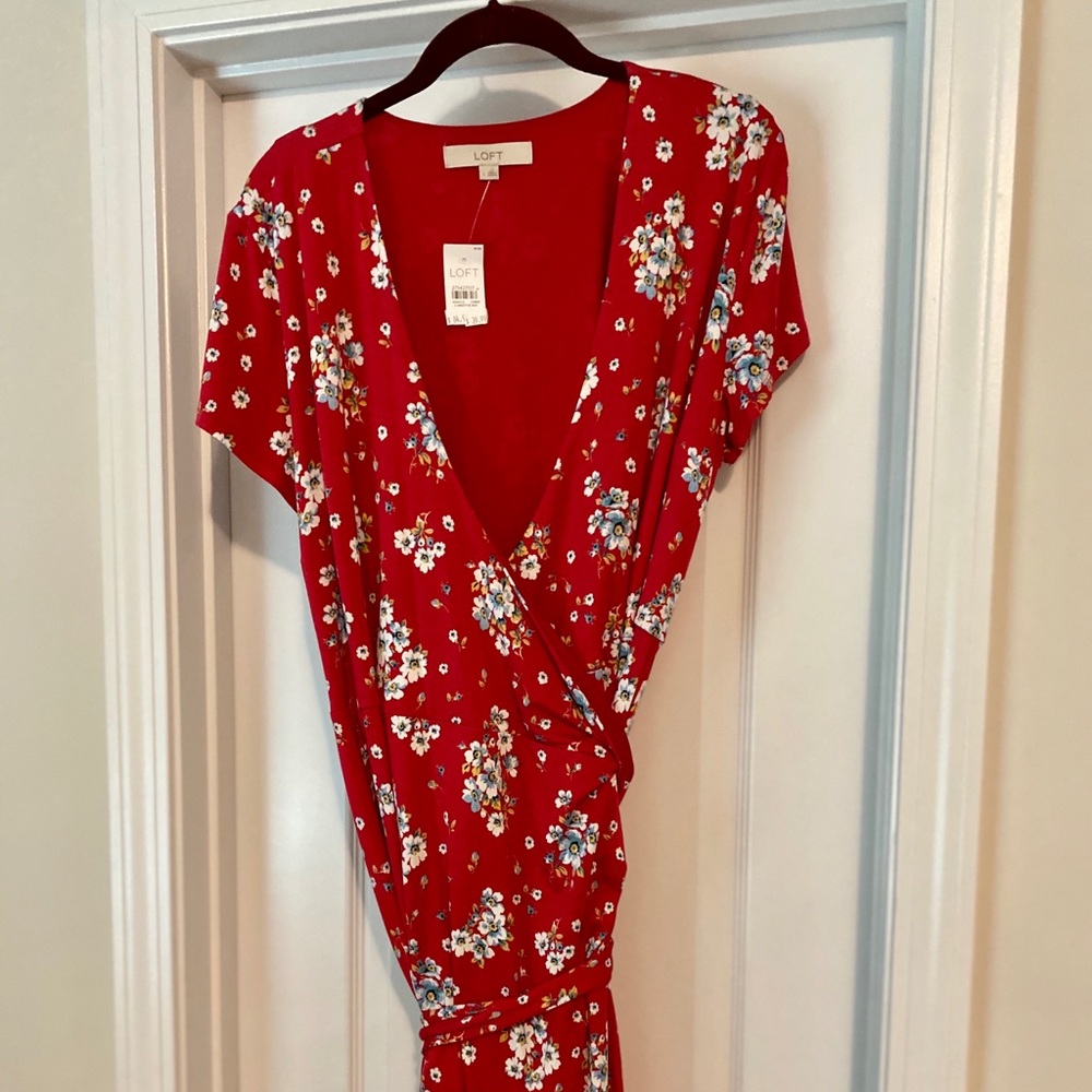 Red & white floral print short sleeve wrap dress